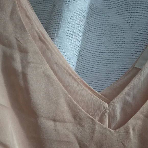 H&M Peach V-Neck Chiffon Top - Picture 4 of 9